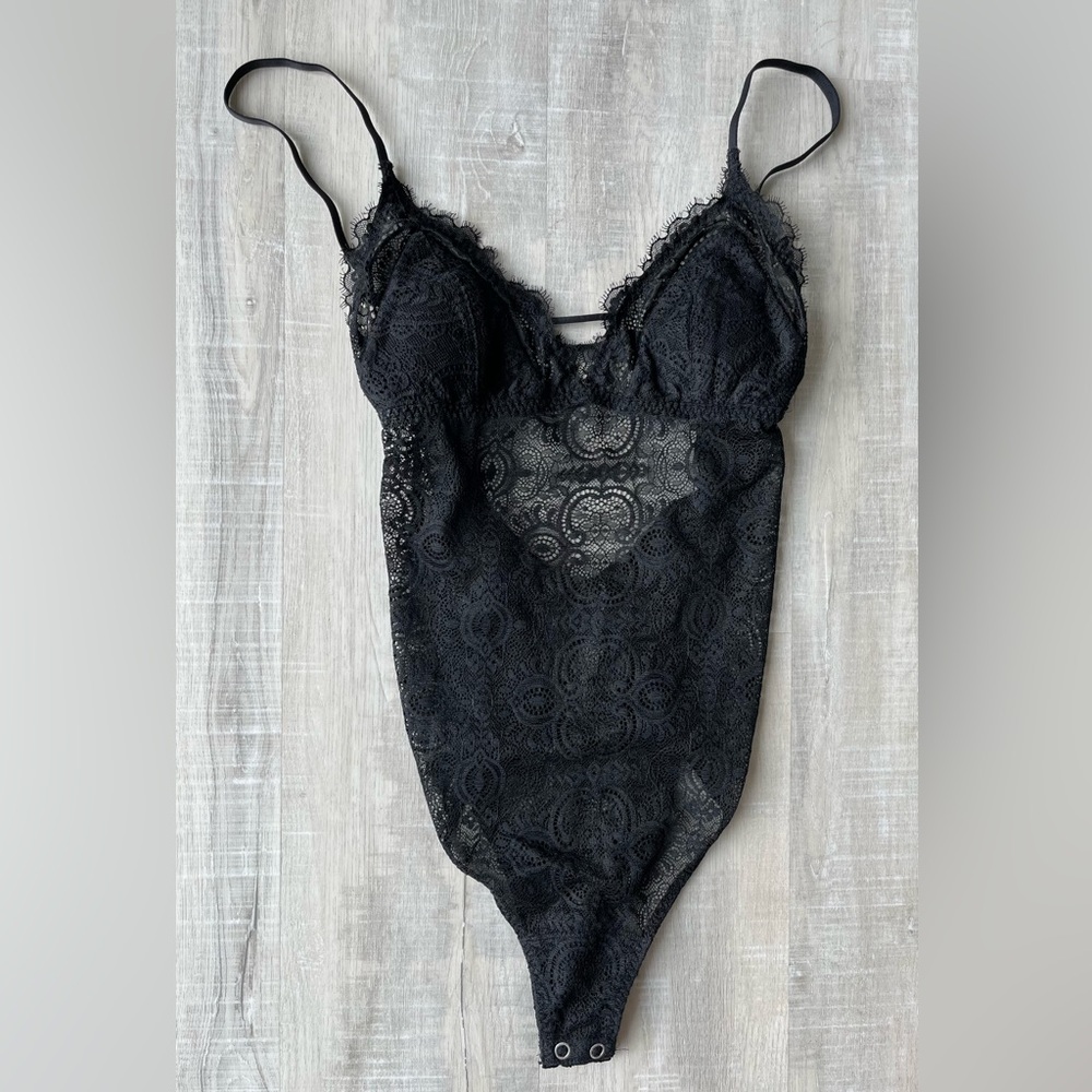 HOLLISTER Gilly Hicks Black Lace Padded Spaghetti Strap Bodysuit Size XS/S